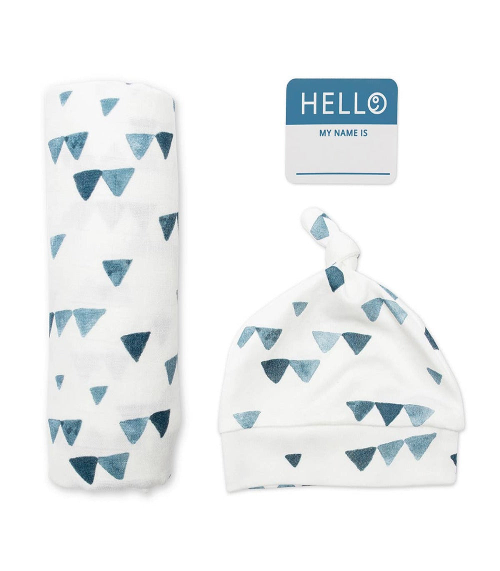 Hello World Blanket & Knotted Hat Set